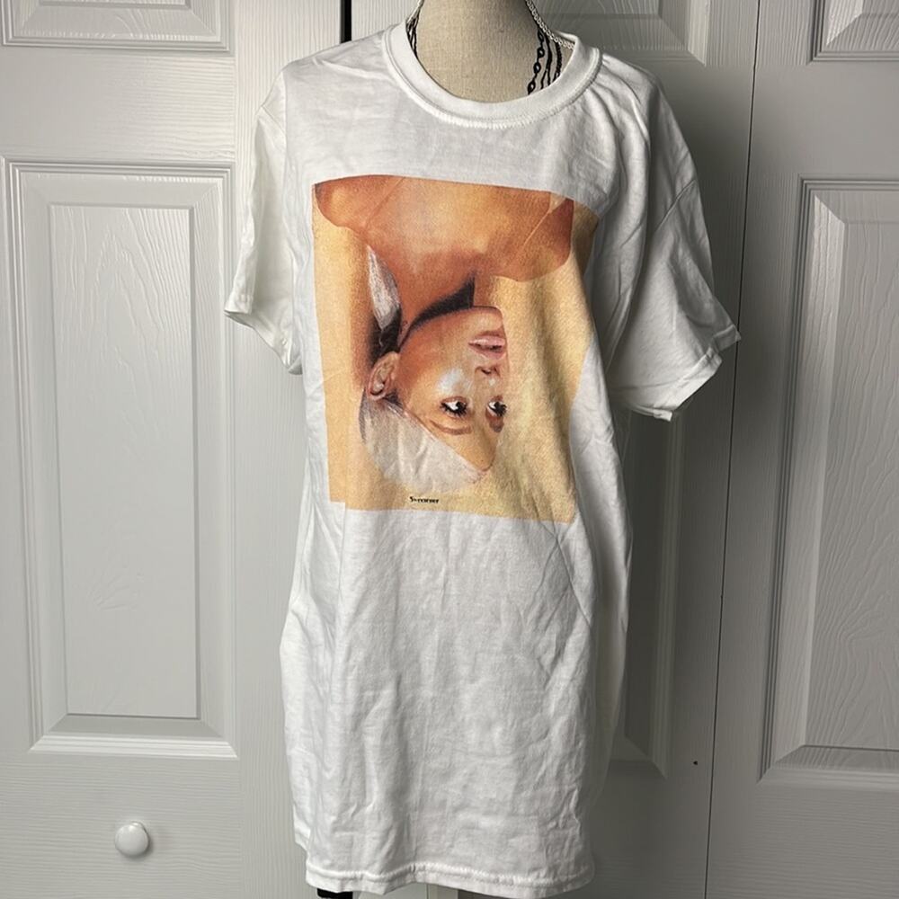 Ariana Grande Sweetener Tour 2018 Tee White Black Small